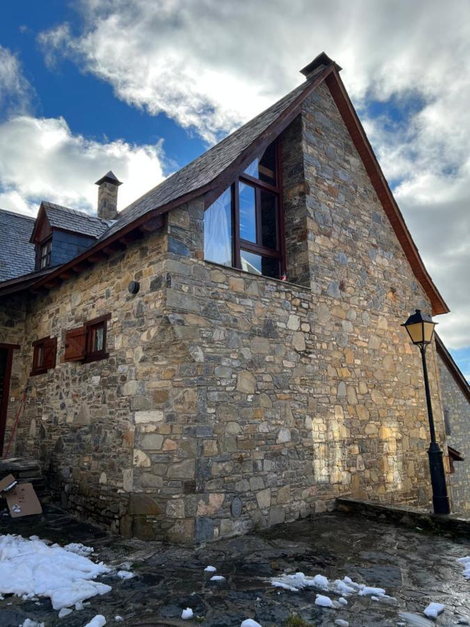 Casa De Piedra Con Encanto En El Bonito Pueblo De Bagergue Zewnętrze zdjęcie