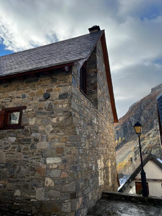 Casa De Piedra Con Encanto En El Bonito Pueblo De Bagergue Zewnętrze zdjęcie