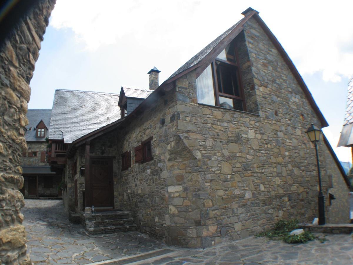 Casa De Piedra Con Encanto En El Bonito Pueblo De Bagergue Zewnętrze zdjęcie