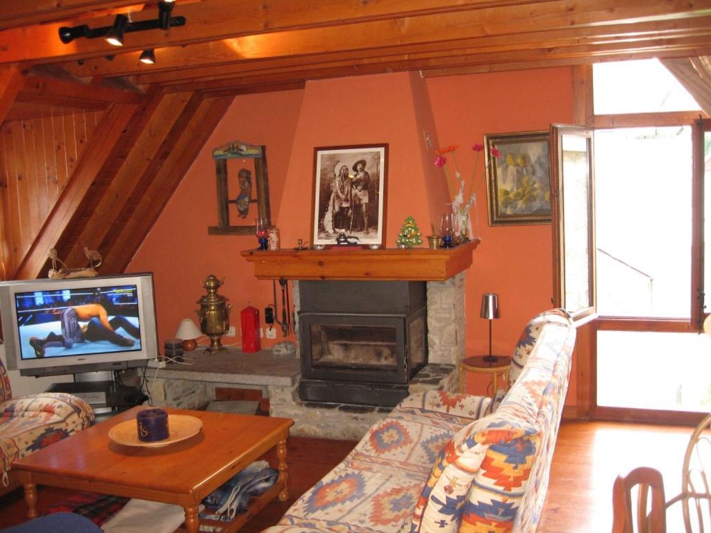 Casa De Piedra Con Encanto En El Bonito Pueblo De Bagergue Zewnętrze zdjęcie