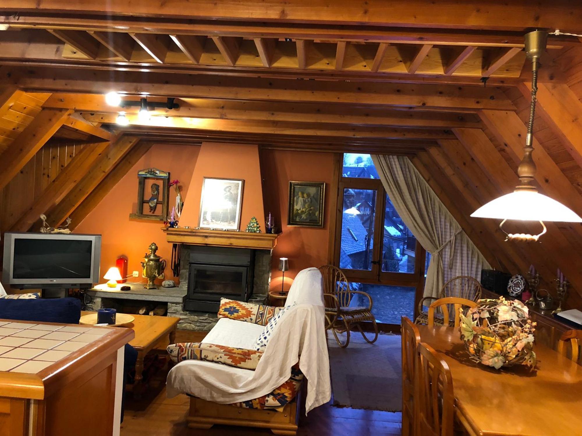 Casa De Piedra Con Encanto En El Bonito Pueblo De Bagergue Zewnętrze zdjęcie