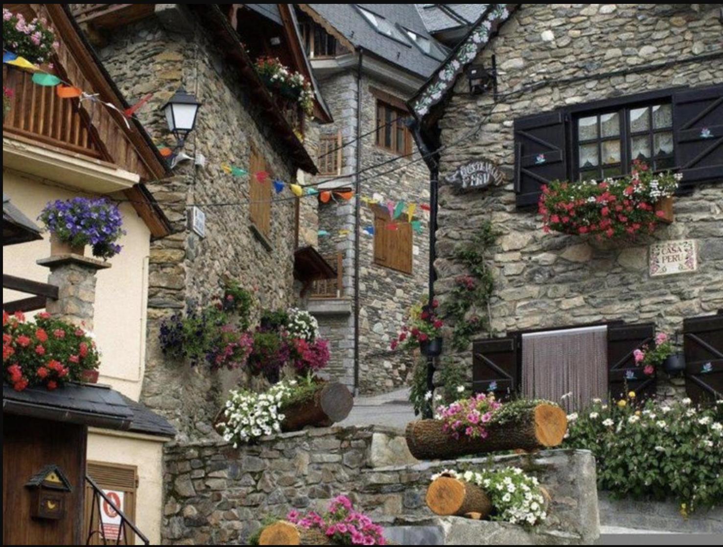 Casa De Piedra Con Encanto En El Bonito Pueblo De Bagergue Zewnętrze zdjęcie